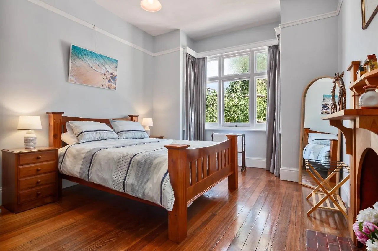 Warwick St Retreat! 3 Bedroom House With Parking Hobart Holiday home