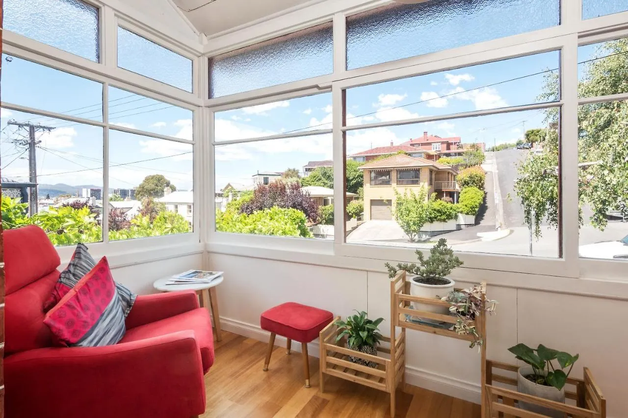 Warwick St Retreat! 3 Bedroom House With Parking Hobart 0*,