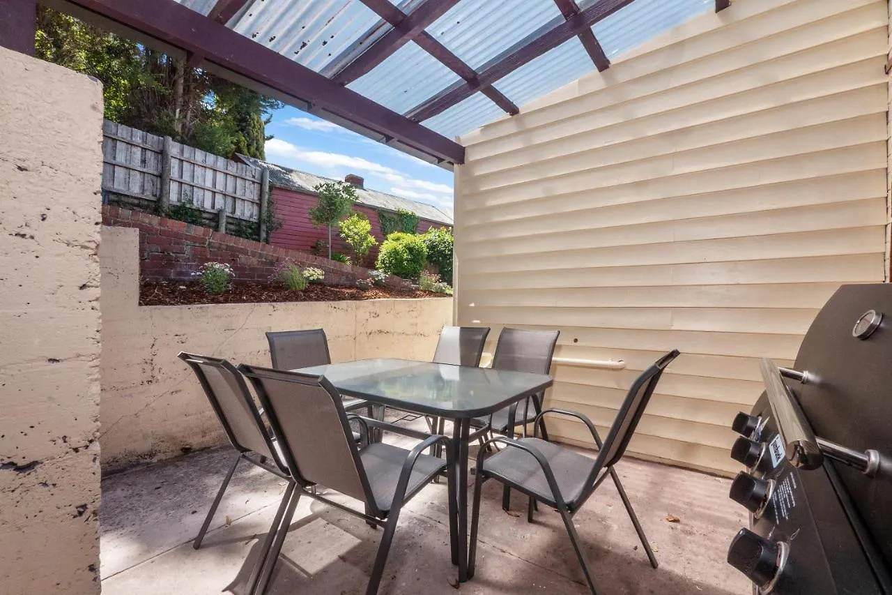 Holiday home Warwick St Retreat! 3 Bedroom House With Parking Hobart